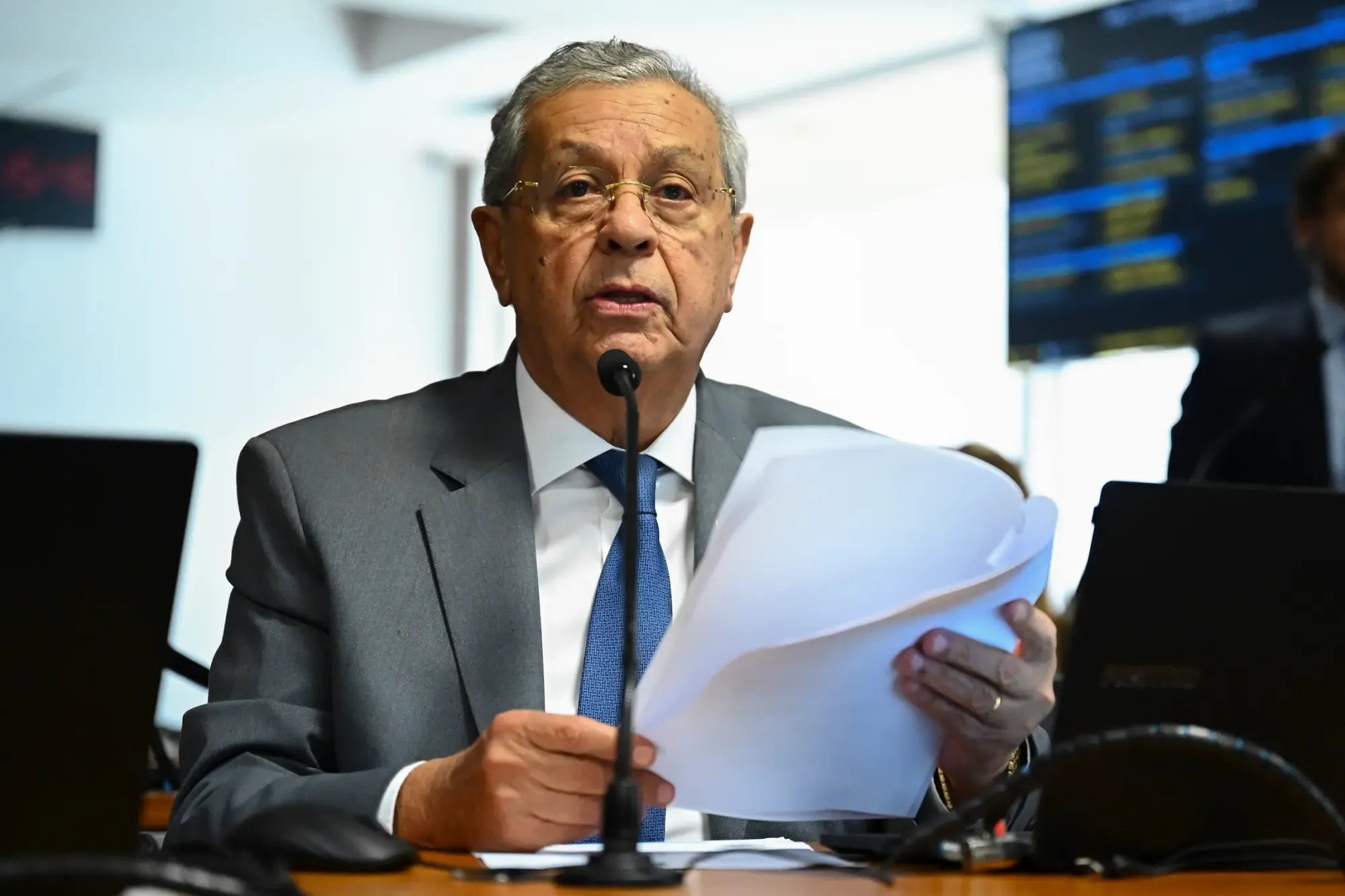 Fraudes no INSS: Senador Lesado Impulsiona Investigação Liderada por Damares