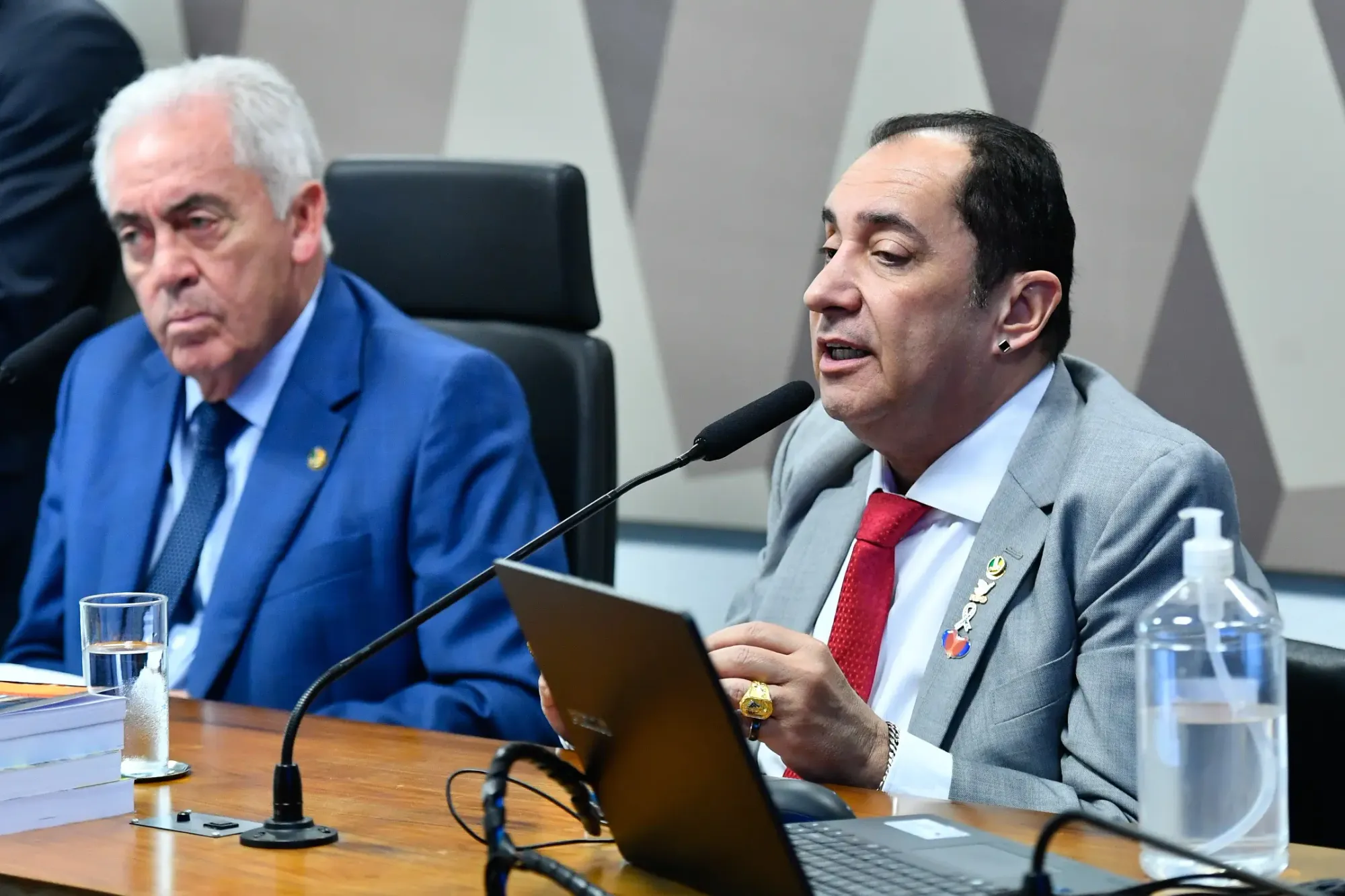 Reforma Eleitoral Avança no Senado: Fim da Reeleição Segue para o Plenário